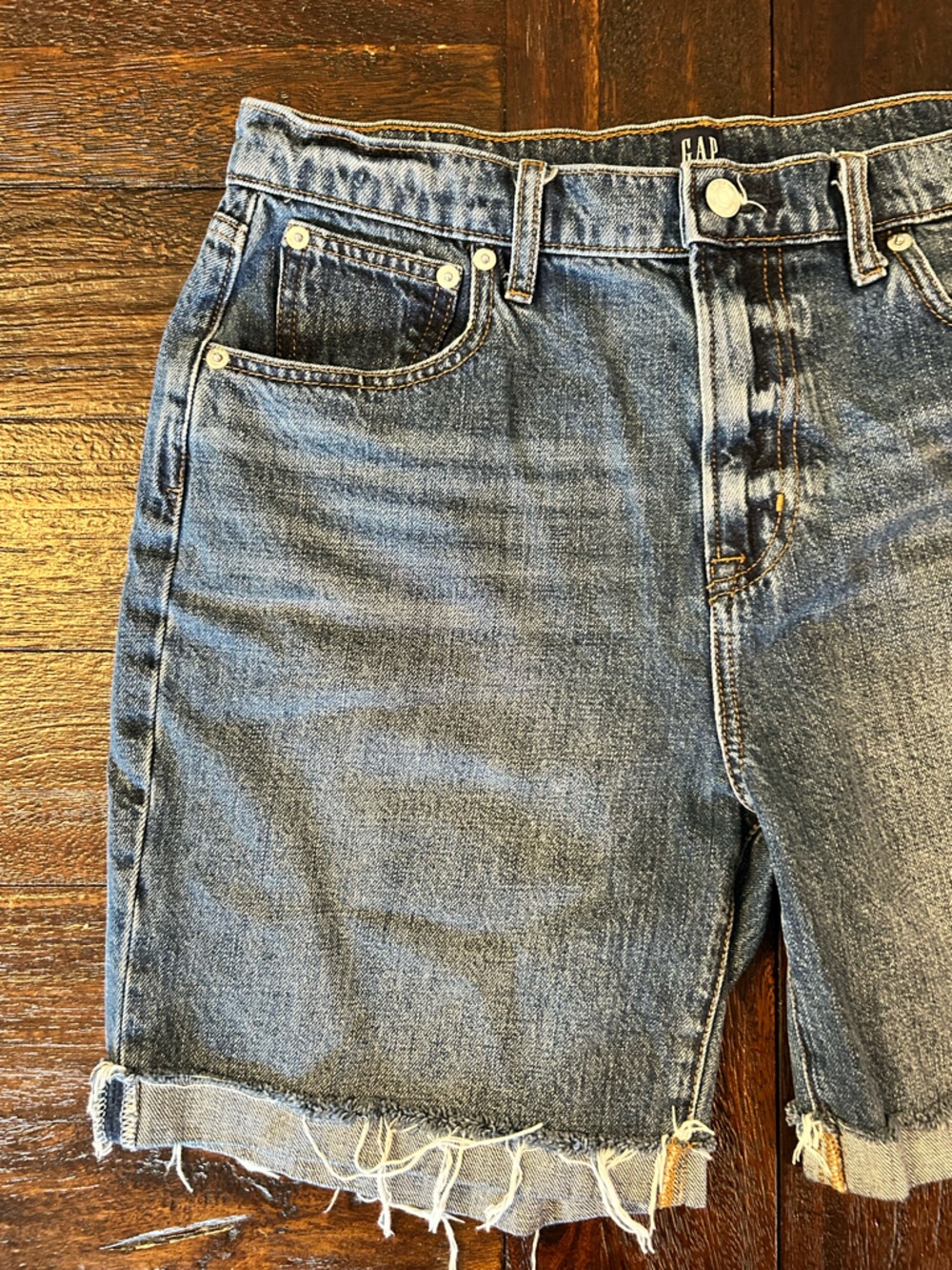 GAP Denim Jean Shorts Cut Offs - 7in - Picture 2 of 9